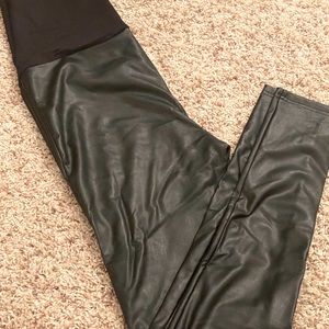 Preggo Leggings Rockstar faux leather leggings